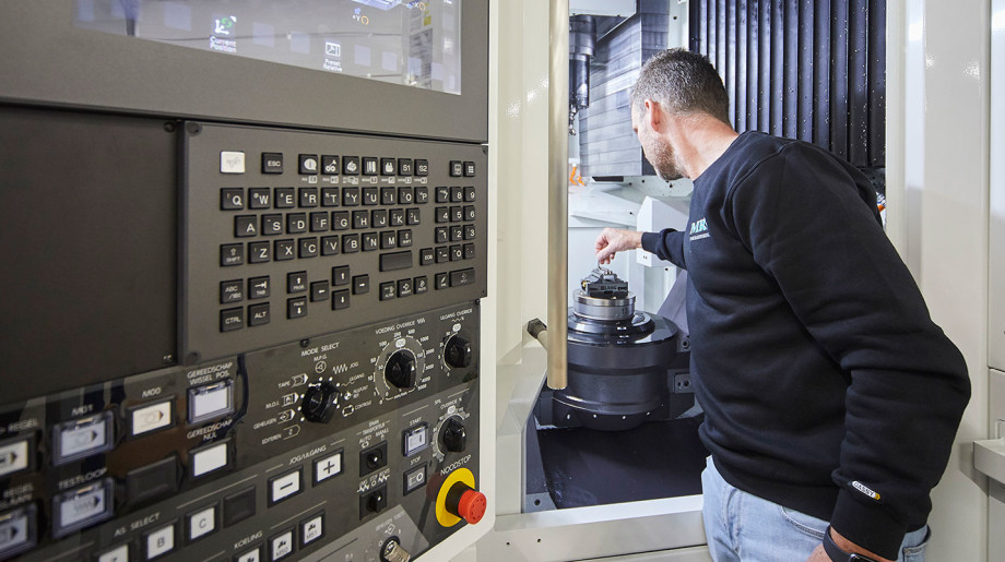 MRB Fijnmetaalbewerking B.V. VALKENSWAARD afbeelding 4